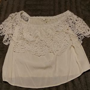 Lace collars/shoulder top.